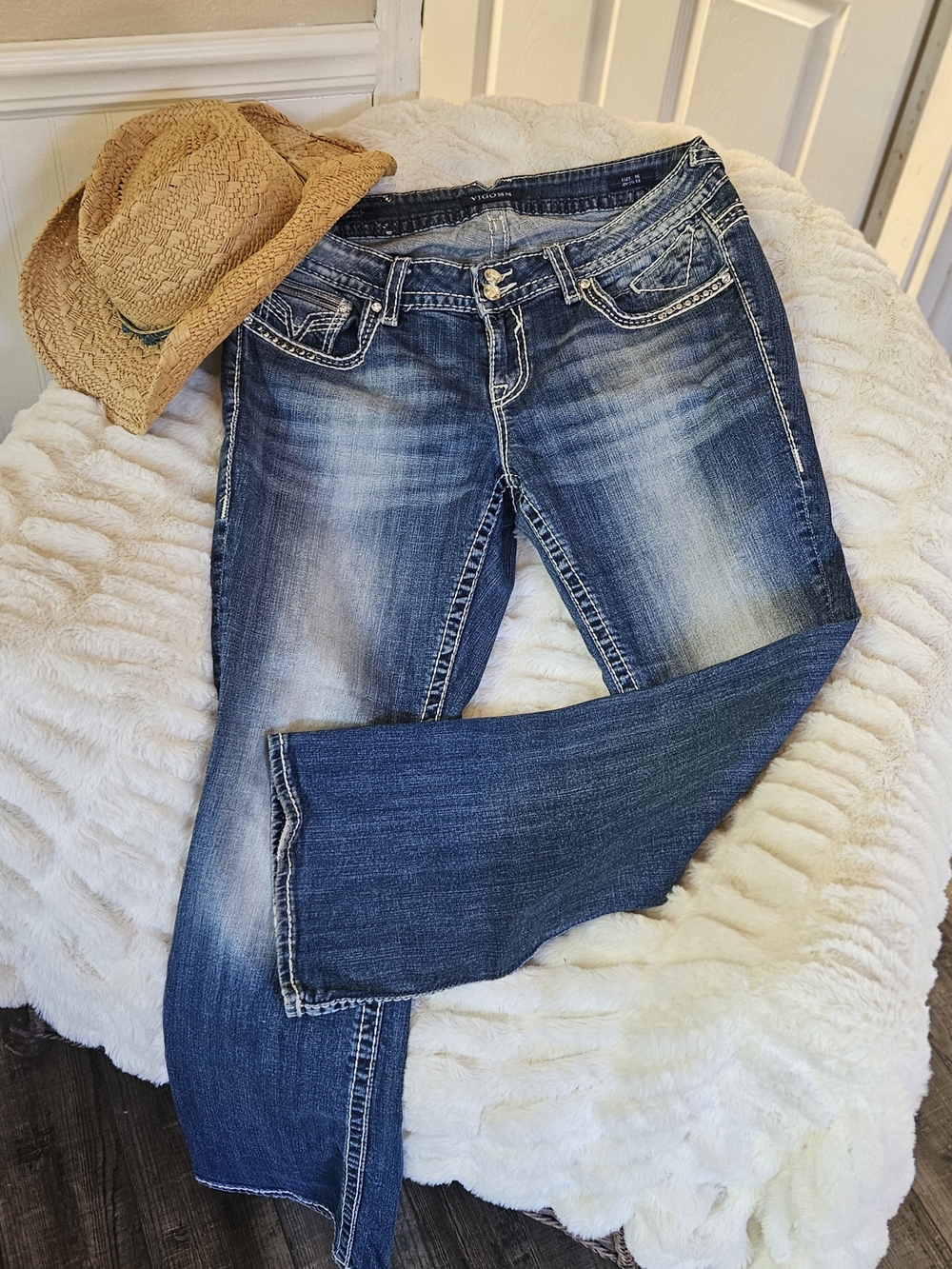 Women’s Mid-Rise VIGOSS Jeans Size 16